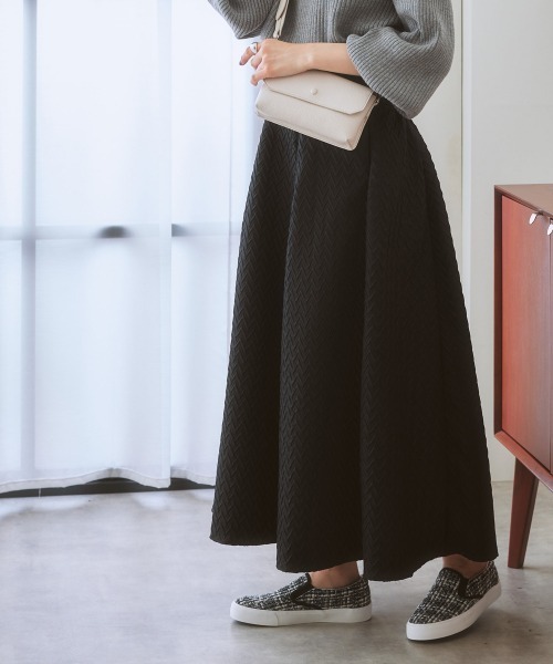 nissen（ニッセン）の「エンボス柄ロング丈フレアスカート（スカート・レディース・オフホワイト/ブルー/ブラック・LL/L/S/M）」の13枚目の写真