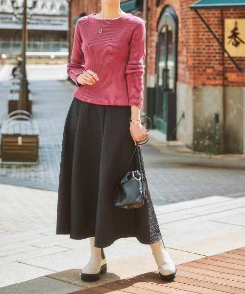 nissen（ニッセン）の「エンボス柄ロング丈フレアスカート（スカート・レディース・オフホワイト/ブルー/ブラック・LL/L/S/M）」の10枚目の写真