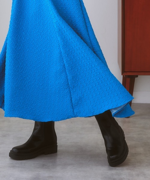 nissen（ニッセン）の「エンボス柄ロング丈フレアスカート（スカート・レディース・オフホワイト/ブルー/ブラック・LL/L/S/M）」の9枚目の写真