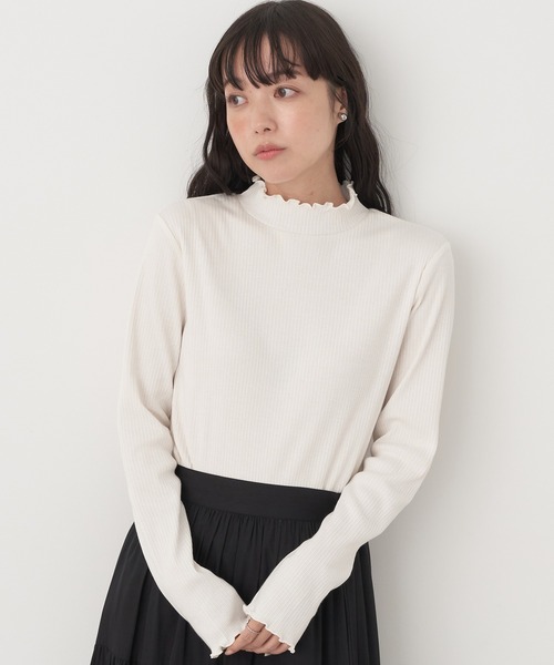 earth music&ecology（アースミュージックアンドエコロジー）の「チェーンリブハイネックプルオーバー（Tシャツ/カットソー・レディース・ブルー/ベージュ/ブラック/アイボリー/その他9/ピンク・S/M）」の2枚目の写真