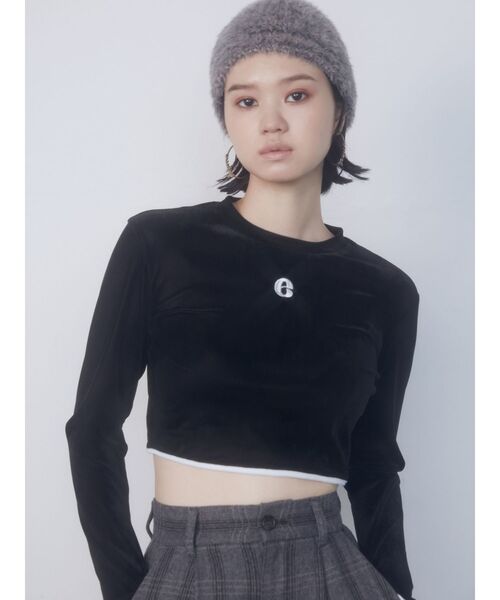 EMODA(エモダ)の「ポイントロゴベロアクロップトップ(Tシャツ/カットソー・レディース・ブラック/ブルー/アイボリー/ネイビー・FREE)」の2枚目の写真