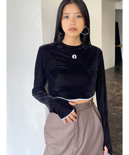 EMODA(エモダ)の「ポイントロゴベロアクロップトップ(Tシャツ/カットソー・レディース・ブラック/ブルー/アイボリー/ネイビー・FREE)」の6枚目の写真
