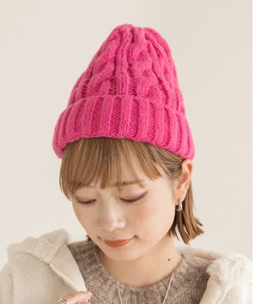 ad thie(アドティエ)の「カラフル ケーブル編み ニット帽(ニットキャップ/ビーニー・レディース・レッド/パープル/ブラック/オフホワイト/ブラウン/ピンク/グレー/ブルー・FREE)」の7枚目の写真