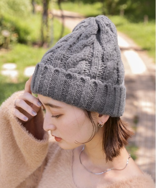 ad thie(アドティエ)の「カラフル ケーブル編み ニット帽(ニットキャップ/ビーニー・レディース・レッド/パープル/ブラック/オフホワイト/ブラウン/ピンク/グレー/ブルー・FREE)」の13枚目の写真