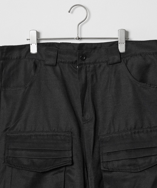 Theater code(シアターコード)の「▲front flap wide cargo pant/フロントフラップ ワイド カーゴパンツ(カーゴパンツ・メンズ・ブラック/オフホワイト・2/3)」の6枚目の写真
