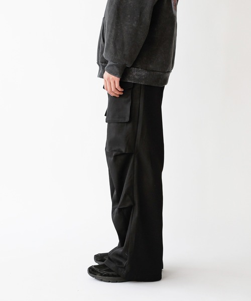 Theater code(シアターコード)の「▲front flap wide cargo pant/フロントフラップ ワイド カーゴパンツ(カーゴパンツ・メンズ・ブラック/オフホワイト・2/3)」の20枚目の写真