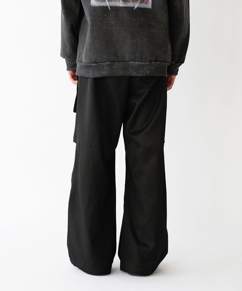 Theater code(シアターコード)の「▲front flap wide cargo pant/フロントフラップ ワイド カーゴパンツ(カーゴパンツ・メンズ・ブラック/オフホワイト・2/3)」の21枚目の写真