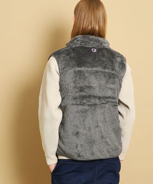 Champion(チャンピオン)の「◆【抗菌防臭】Champion(チャンピオン)ベスト(ベスト・メンズ・チャコールグレー/ブラック・02/03)」の5枚目の写真