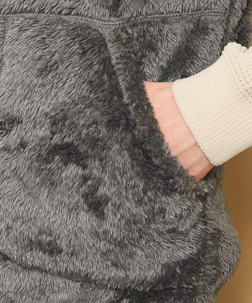 Champion(チャンピオン)の「◆【抗菌防臭】Champion(チャンピオン)ベスト(ベスト・メンズ・チャコールグレー/ブラック・02/03)」の14枚目の写真