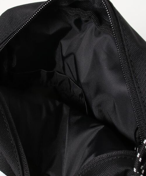 VISION STREET WEAR(ヴィジョンストリートウェア)の「【VISION STREET WEAR/ヴィジョンストリートウェア】 縦型スクエアショルダーバッグ(ショルダーバッグ・メンズ・ブラック系その他/ブラック/ブラック系その他2・FREE)」の4枚目の写真