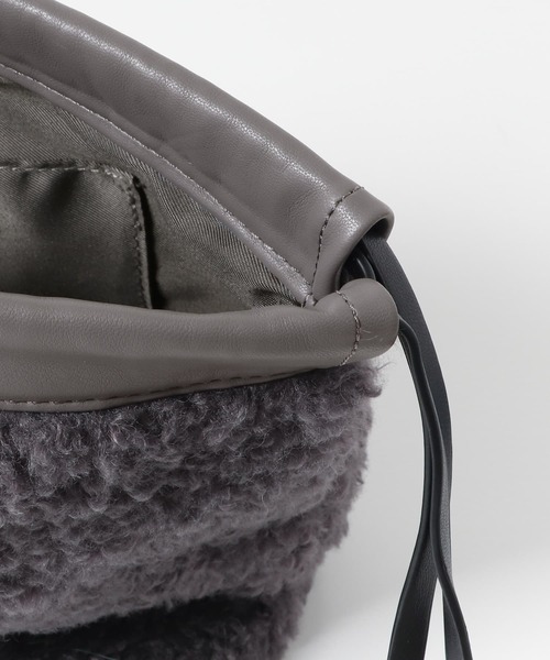 URBAN RESEARCH Sonny Label（アーバンリサーチサニーレーベル）の「プードルファー巾着バッグ（ショルダーバッグ・レディース・ライトベージュ/ブルー/チャコールグレー・ONE）」の16枚目の写真