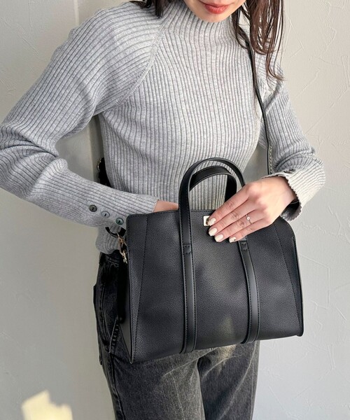 fredy emue(フレディエミュ)の「ポーチインバッグ付ショルダートートバッグ(ショルダーバッグ・レディース・ベージュ/ブラック・FREE)」の5枚目の写真