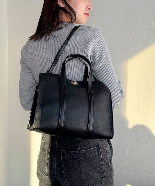 fredy emue(フレディエミュ)の「ポーチインバッグ付ショルダートートバッグ(ショルダーバッグ・レディース・ベージュ/ブラック・FREE)」の6枚目の写真