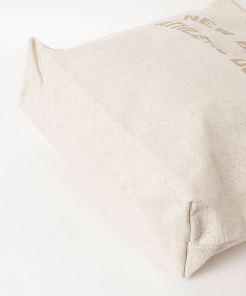 NEW BALANCE（ニューバランス）の「ニューバランス カレッジモチーフ キャンバストート（トートバッグ・メンズ・グリーン/ベージュ・ﾌﾘ-）」の4枚目の写真