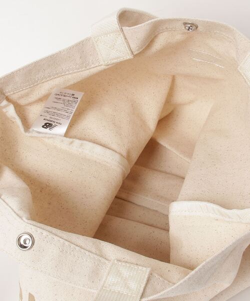 NEW BALANCE（ニューバランス）の「ニューバランス カレッジモチーフ キャンバストート（トートバッグ・メンズ・グリーン/ベージュ・ﾌﾘ-）」の5枚目の写真