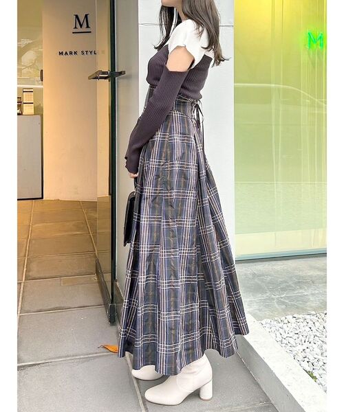 MERCURYDUO（マーキュリーデュオ）の「バイカラータイトニット（ニット/セーター・レディース・ブラック/チャコールグレー/ブラウン・FREE）」の17枚目の写真