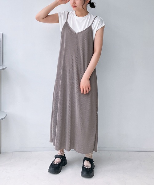 AS KNOW AS plus（アズノゥアズプラス）の「◎プリーツキャミワンピースとTシャツ セットアイテム（ワンピース・レディース・ネイビー系/ブラック/ブラック系1/モカ/ブラック系/ベージュ系/オレンジ系/ブラック系2/ブラウン系・FREE）」の6枚目の写真