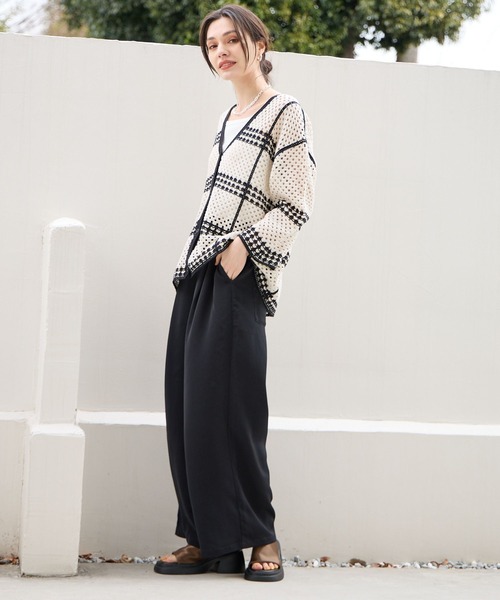 BAYFLOW（ベイフロー）の「ワイドタックイージーパンツ（その他パンツ・レディース・グレイッシュベージュ/ブラック/コーラルピンク・SMALL/MEDIUM/X-SMALL）」の4枚目の写真