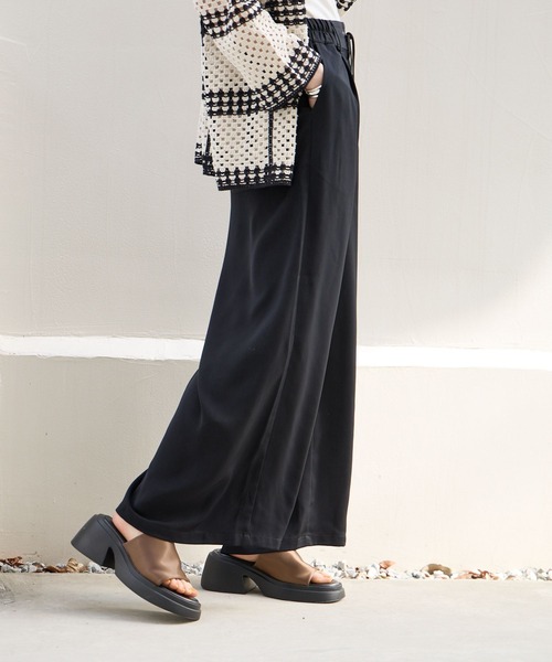 BAYFLOW（ベイフロー）の「ワイドタックイージーパンツ（その他パンツ・レディース・グレイッシュベージュ/ブラック/コーラルピンク・SMALL/MEDIUM/X-SMALL）」の9枚目の写真