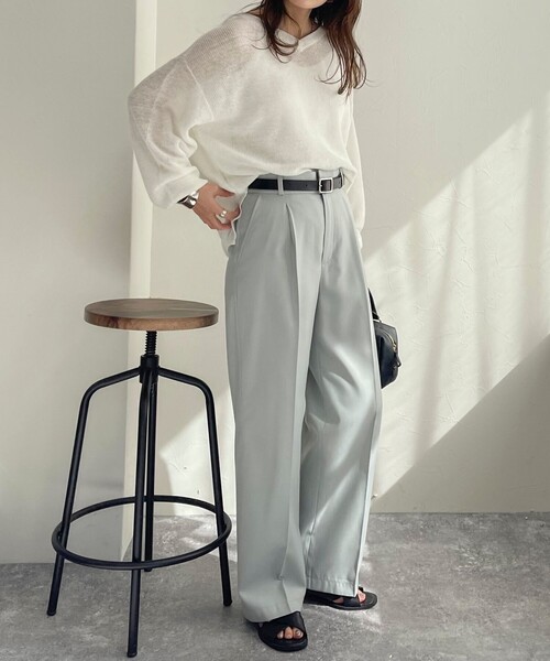 fredy emue（フレディエミュ）の「スラブツイルタックスラックスパンツ（その他パンツ・レディース・ベージュ/ブラック/サックスブルー・36/38）」の5枚目の写真