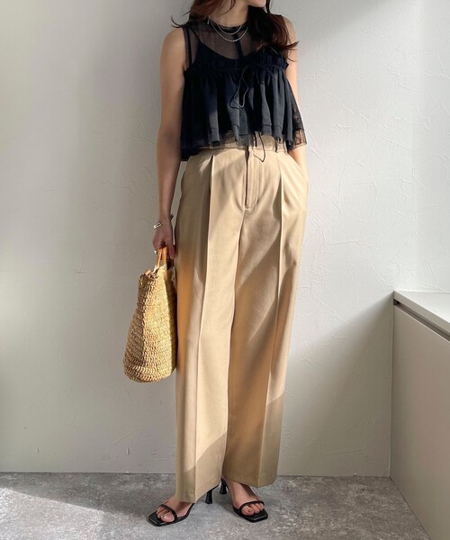 fredy emue（フレディエミュ）の「スラブツイルタックスラックスパンツ（その他パンツ・レディース・ベージュ/ブラック/サックスブルー・36/38）」の13枚目の写真