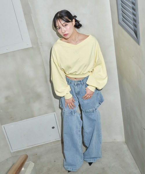 ANDGEEBEE（アンジービー）の「オフショルスウェット（スウェット・レディース・チャコールグレー/イエロー・FREE）」の6枚目の写真