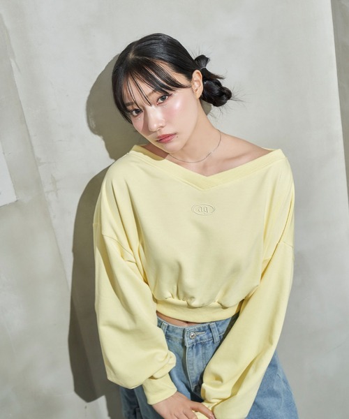 ANDGEEBEE（アンジービー）の「オフショルスウェット（スウェット・レディース・チャコールグレー/イエロー・FREE）」の7枚目の写真