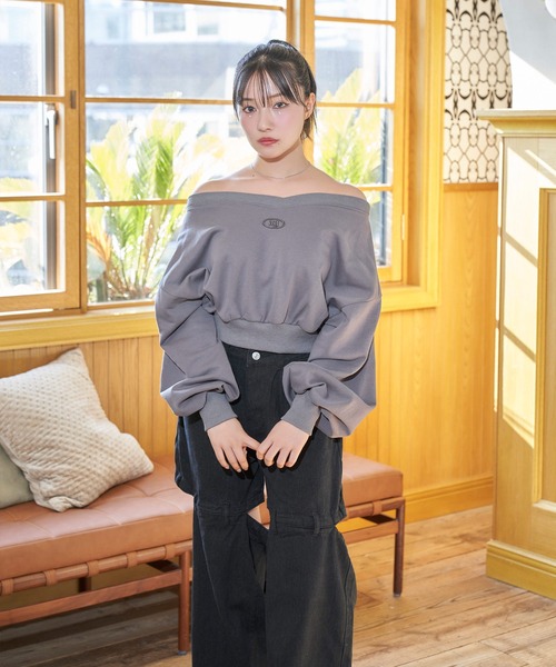 ANDGEEBEE（アンジービー）の「オフショルスウェット（スウェット・レディース・チャコールグレー/イエロー・FREE）」の16枚目の写真