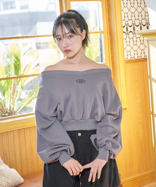 ANDGEEBEE（アンジービー）の「オフショルスウェット（スウェット・レディース・チャコールグレー/イエロー・FREE）」の3枚目の写真