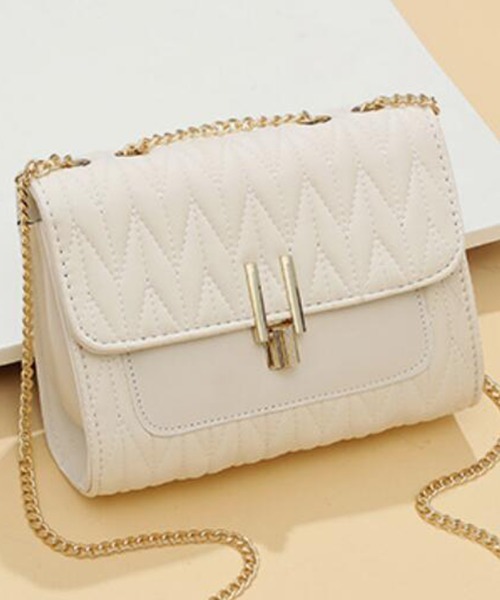Miniministore(ミニミニストア)の「チェーン ショルダーバッグ キルティング(ショルダーバッグ・レディース・ブラック/アイボリー/ブラック系1/アイボリー系1・FREE)」の4枚目の写真