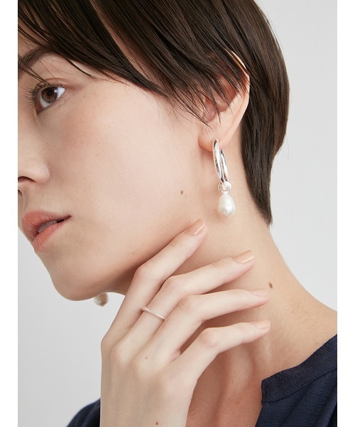 emmi（エミ）の「淡水パールフープイヤリング（イヤリング・レディース・ゴールド/シルバー・FREE）」の4枚目の写真