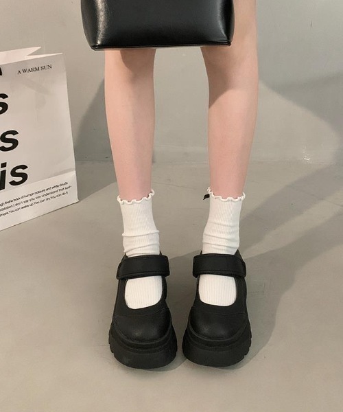 mebole(メボレ)の「厚底メリージェーンシューズ(パンプス・レディース・ブラック・SMALL/MEDIUM/LARGE)」の4枚目の写真