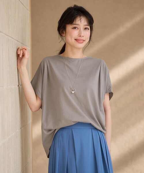 ANY(エニィ)の「【洗濯機可/UVケア/接触冷感】フレンチスリーブロゴ・カラーTシャツ(Tシャツ/カットソー・レディース・ベージュ系5/ブラック系/オールドローズ系/アイボリー系1/グレー系1/アイボリー系5/ブラウン系/ブルー系・F)」の4枚目の写真