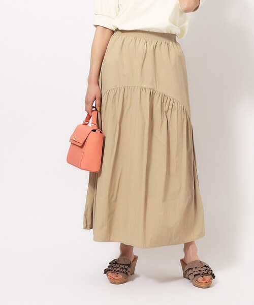 DRESKIP（ドレスキップ）の「◆マットナイロンカーブティアードスカート（スカート・レディース・ブラック/ベージュ/ブルー・02/03/04）」の16枚目の写真