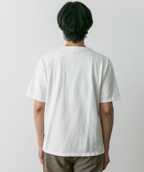 URBAN RESEARCH DOORS(アーバンリサーチドアーズ)の「melelana 半袖T-shirts(Tシャツ/カットソー・メンズ・ホワイト/チャコールグレー/オフホワイト・LARGE/MEDIUM)」の11枚目の写真