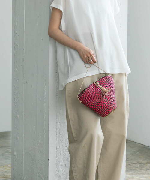 URBAN RESEARCH(アーバンリサーチ)の「ボルガバスケットショルダーバッグ(ショルダーバッグ・レディース・ピンク/ナチュラル/ブラック系その他・-)」の3枚目の写真