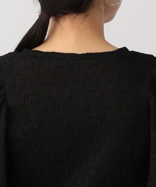 A part by（アパートバイ）の「ジャガードシアーパフ_半袖（Tシャツ/カットソー・レディース・ブラック/オフホワイト・FREE）」の13枚目の写真