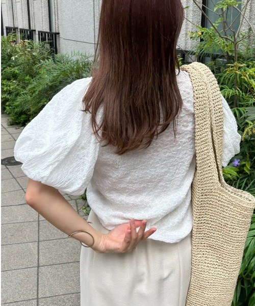 A part by（アパートバイ）の「ジャガードシアーパフ_半袖（Tシャツ/カットソー・レディース・ブラック/オフホワイト・FREE）」の19枚目の写真