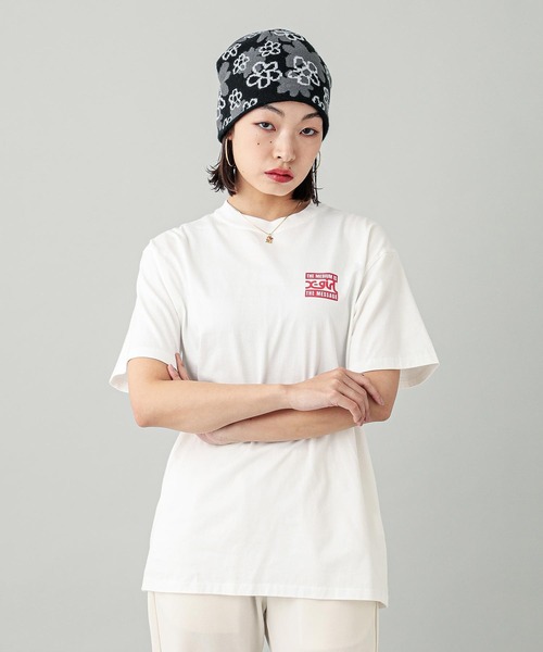 X-girl（エックスガール）の「2 BOX MILLS LOGO S/S TEE（Tシャツ/カットソー・レディース・ブラック/オリーブ/ホワイト・S/M/L/XL）」の5枚目の写真