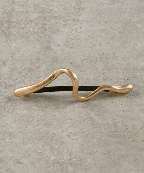 GOLDY(ゴールディ)の「ワイド ウェーブ メタル バレッタ(バレッタ/ヘアクリップ・レディース・ゴールド/シルバー系その他/ゴールド系その他/シルバー・FREE)」の7枚目の写真