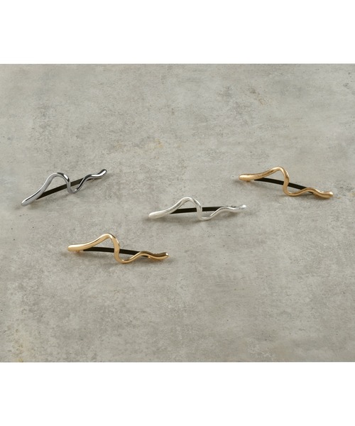 GOLDY(ゴールディ)の「ワイド ウェーブ メタル バレッタ(バレッタ/ヘアクリップ・レディース・ゴールド/シルバー系その他/ゴールド系その他/シルバー・FREE)」の5枚目の写真