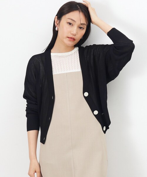 OPAQUE.CLIP(オペークドットクリップ)の「◆ゆるVネックシアーニットカーディガン【洗濯機洗い可/抗ピル】(カーディガン/ボレロ・レディース・ナチュラル/ブラック/ホワイト・38/40/42)」の2枚目の写真