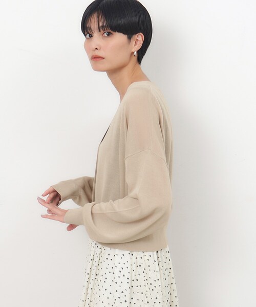 OPAQUE.CLIP(オペークドットクリップ)の「◆ゆるVネックシアーニットカーディガン【洗濯機洗い可/抗ピル】(カーディガン/ボレロ・レディース・ナチュラル/ブラック/ホワイト・38/40/42)」の12枚目の写真