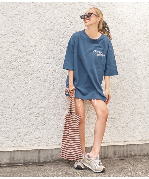 anap mimpi(アナップミンピ)の「メッセージ ワンポイント刺繍 コットン ビッグTシャツ(Tシャツ/カットソー・レディース・ネイビー/ホワイト/グリーン・FREE)」の17枚目の写真