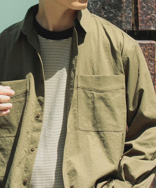 ITEMS URBANRESEARCH(アイテムズ アーバンリサーチ)の「ダブルポケットユーティリティーシャツ(シャツ/ブラウス・メンズ・ダークグレー/ブラウン系その他/カーキ・MEDIUM/LARGE)」の6枚目の写真