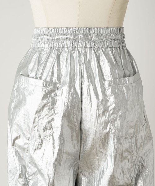 Happy John（ハッピージョン）の「drawstring gather wide pants/ドロストギャザーワイドパンツ（その他パンツ・レディース・シルバー/ブラック・SMALL/MEDIUM）」の4枚目の写真