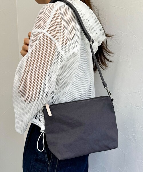 fredy emue（フレディエミュ）の「モールスキンキャンバスポーチ付トートバック（トートバッグ・レディース・ブラック/ミント・FREE）」の16枚目の写真