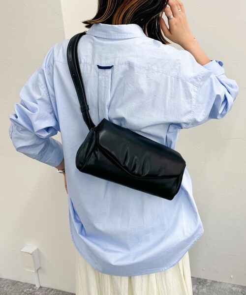 fredy emue（フレディエミュ）の「パデットロールボディバッグ（ボディバッグ/ウエストポーチ・レディース・ブラック/キャメル・FREE）」の13枚目の写真