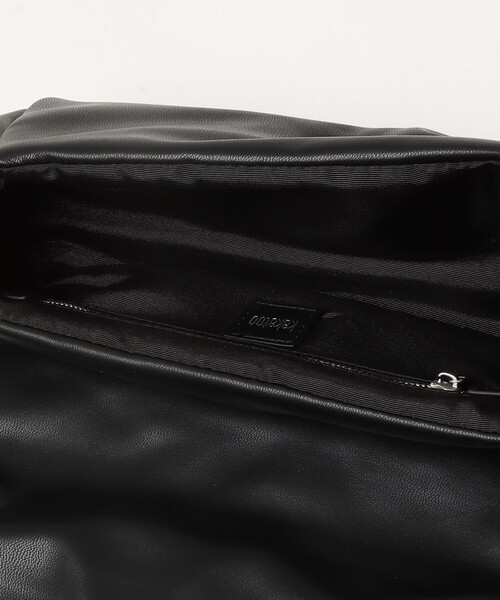 fredy emue（フレディエミュ）の「パデットロールボディバッグ（ボディバッグ/ウエストポーチ・レディース・ブラック/キャメル・FREE）」の7枚目の写真