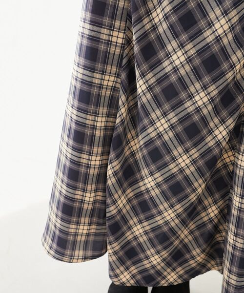 MAJESTIC LEGON（マジェスティックレゴン）の「チェックマーメイドスカート（スカート・レディース・グリーン系その他/ブラウン系その他2/ベージュ系その他2/ブルー系その他4・MEDIUM）」の6枚目の写真